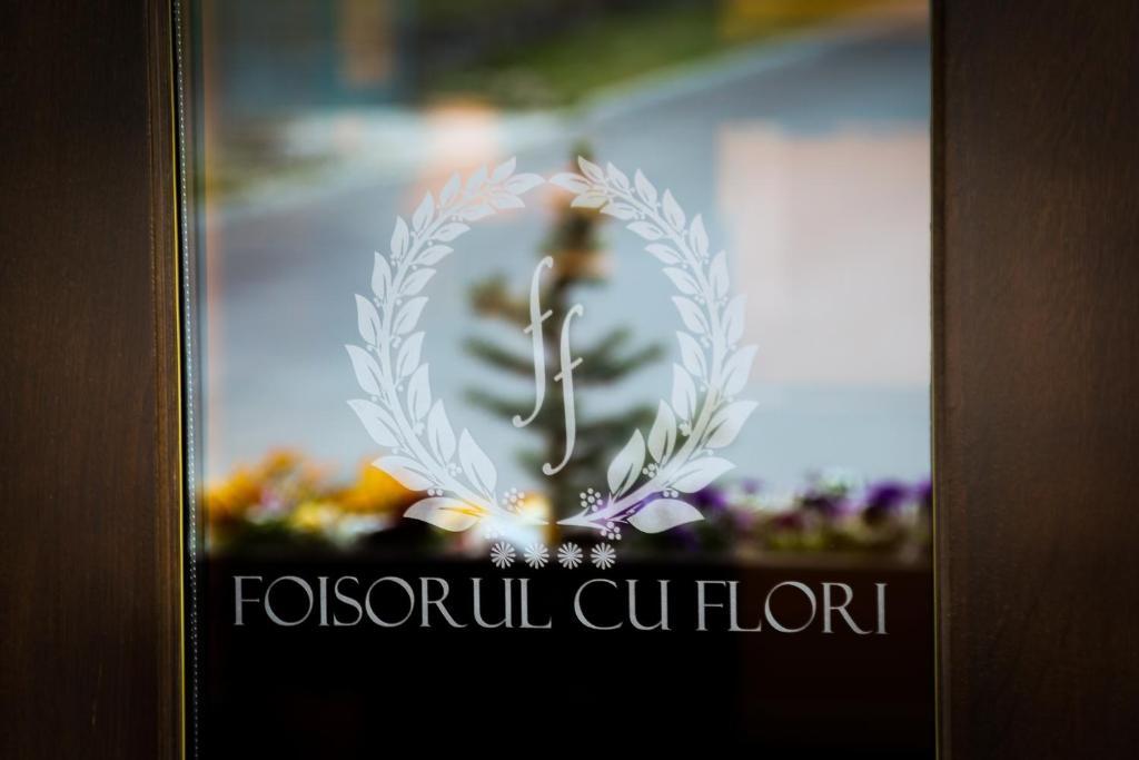 Hotel Foisorul cu Flori Sinaia Exterior foto